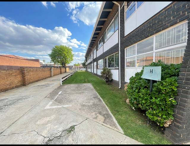1.5 BEDROOM APARTMENT BLOCK FOR SALE IN CASSELDALE